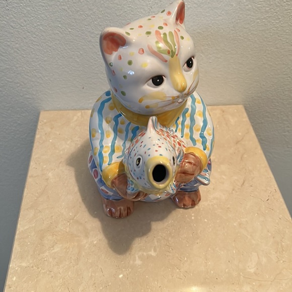 Vintage Cat w/ fish teapot. - Picture 8 of 8